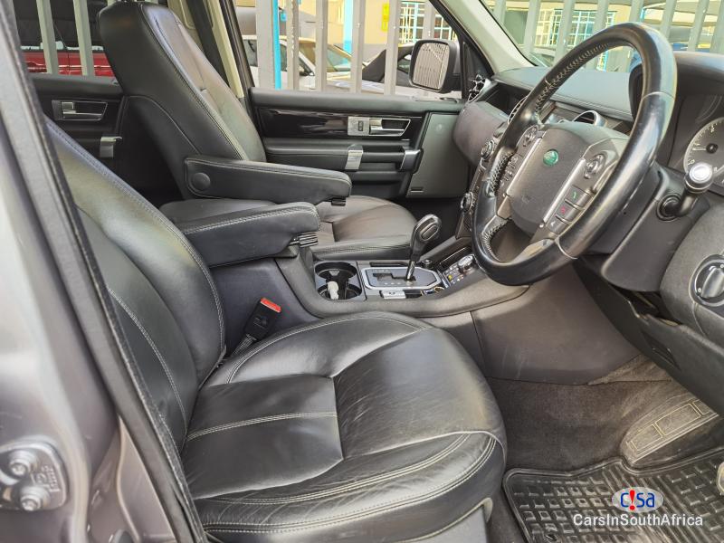 Land Rover Discovery 3.0 Td V6HSE Automatic 2013 - image 6