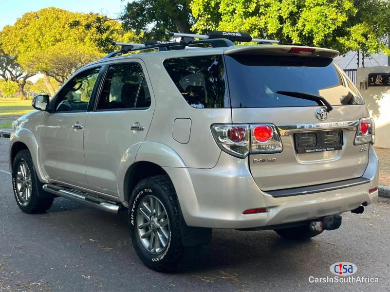 Toyota Fortuner 3.0D4D AUTO 4X4 CALL:0691808200 Automatic 2013 - image 9