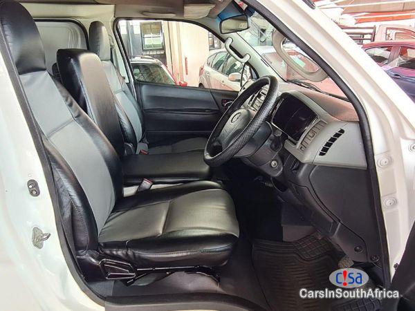 Toyota Quantum 2.7 Manual 2017 - image 4