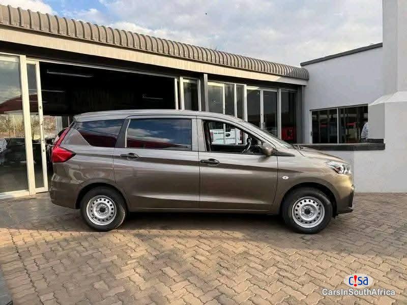 Suzuki 1.5 Suzuki Ertiga GL Manual 2022 - image 3
