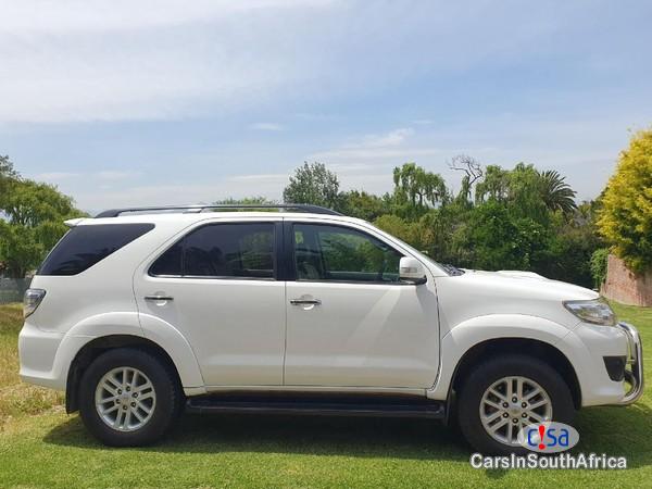 Toyota Fortuner 3.0 D-4D ( 0684957752 Manual 2013 - image 2