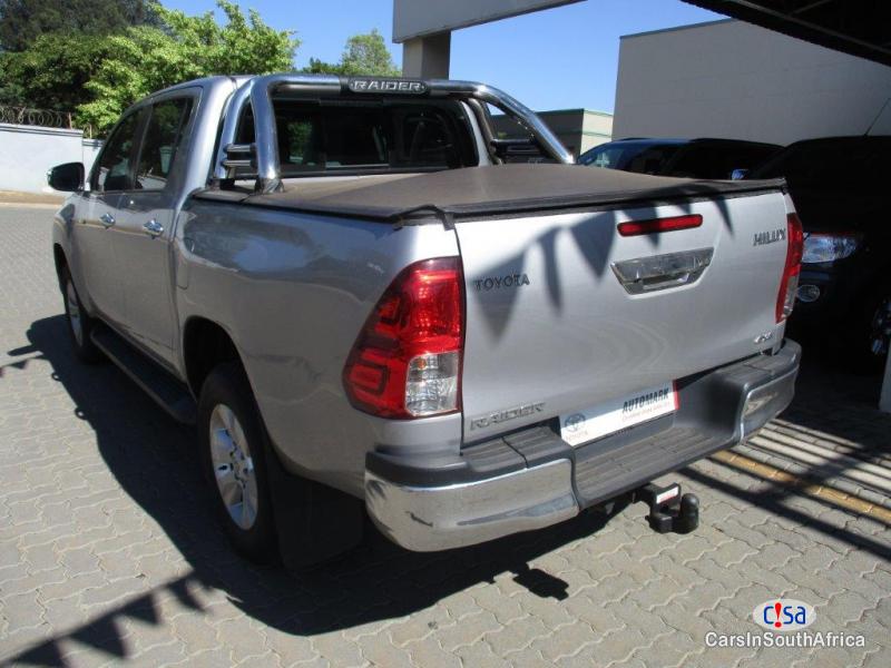 Toyota Hilux 2.8 GD-6 4x4 AT Automatic 2017 - image 5