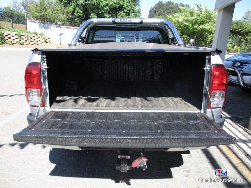 Toyota Hilux 2.8 GD-6 4x4 AT Automatic 2017 - image 8