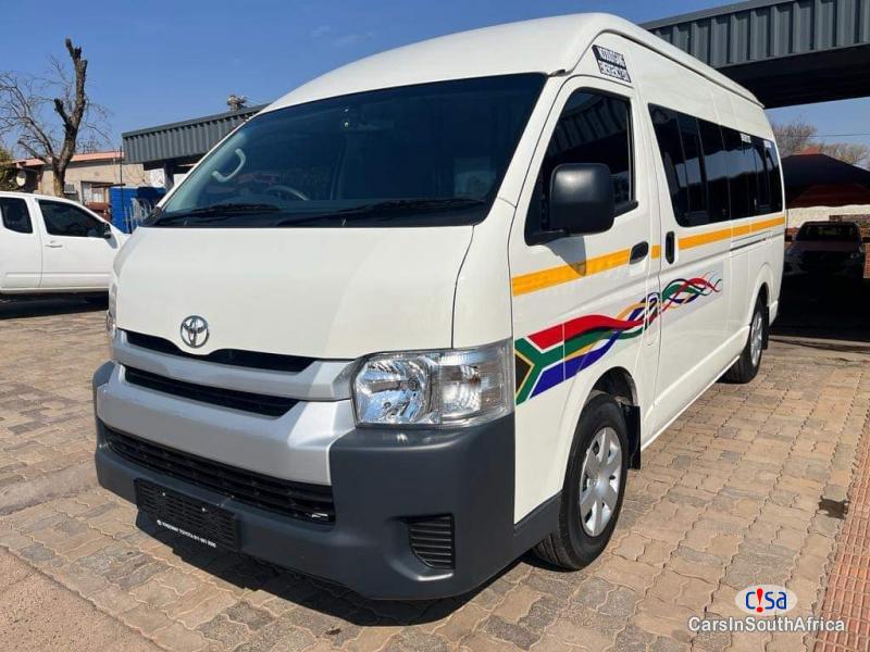 Toyota Quantum 2.5Quantum Manual 2017 - image 2