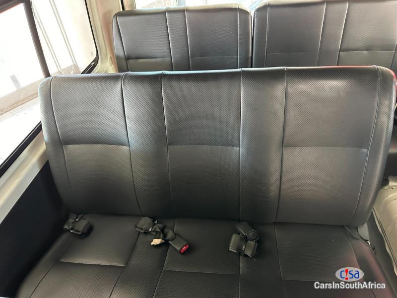 Toyota HiAce 2.5 D-4D Sesifikile +27 78 321 4168 Manual 2019 - image 4
