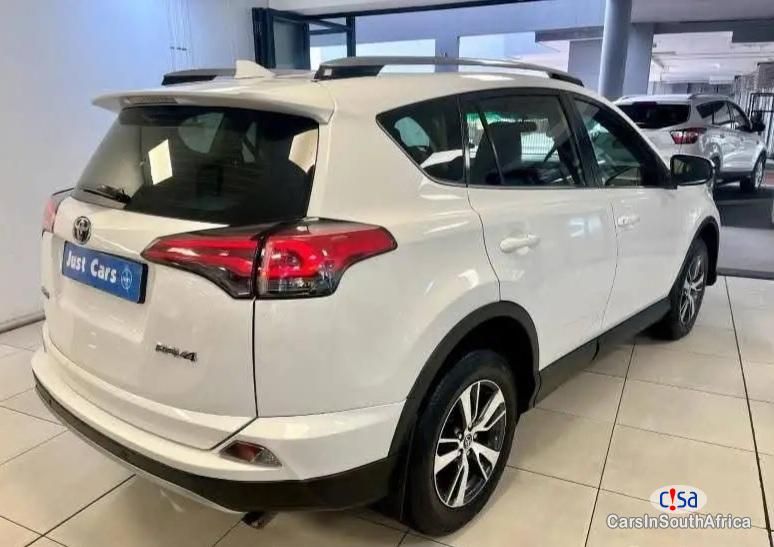 Toyota RAV-4 2.0 / Whatsapp Call 068 346 6875 Manual 2019 - image 2
