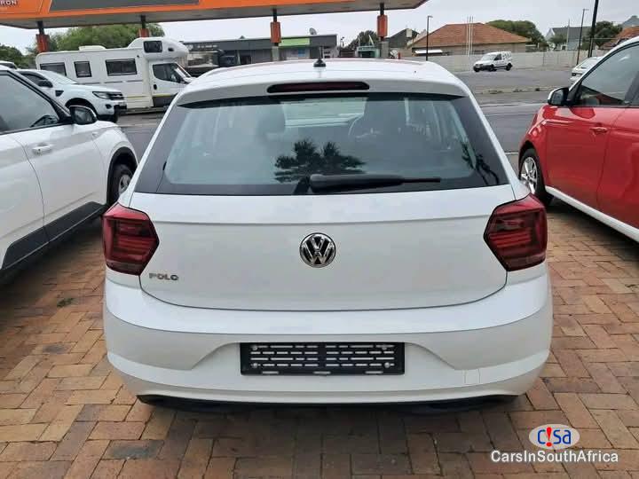 Volkswagen Polo 1.6 Automatic 2019 - image 6