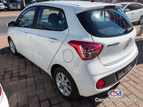 Hyundai i10 Grand 1.2 Fluid Bank Repossessed Manual 2019 - image 2