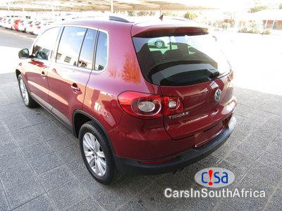 Volkswagen Tiguan 2.0 TDI Sport Style 4m TPI Automatic 2009 - image 4