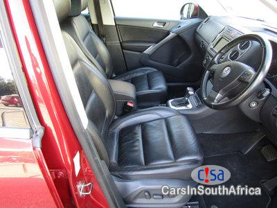 Volkswagen Tiguan 2.0 TDI Sport Style 4m TPI Automatic 2009 - image 5