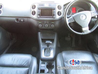 Volkswagen Tiguan 2.0 TDI Sport Style 4m TPI Automatic 2009 - image 8