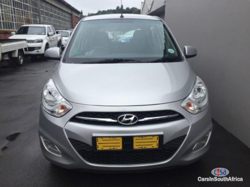 Hyundai i10 1.1 GLS Manual 2017 - image 2