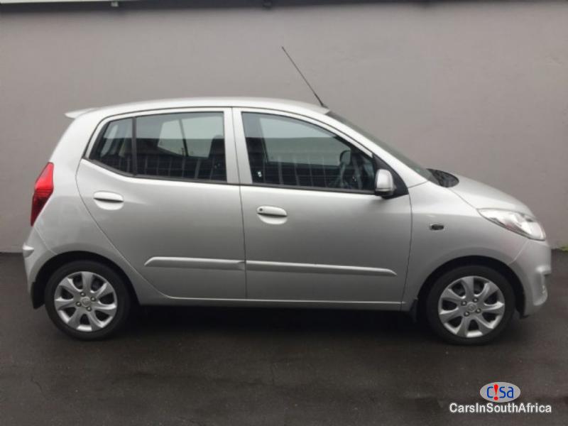 Hyundai i10 1.1 GLS Manual 2017 - image 3