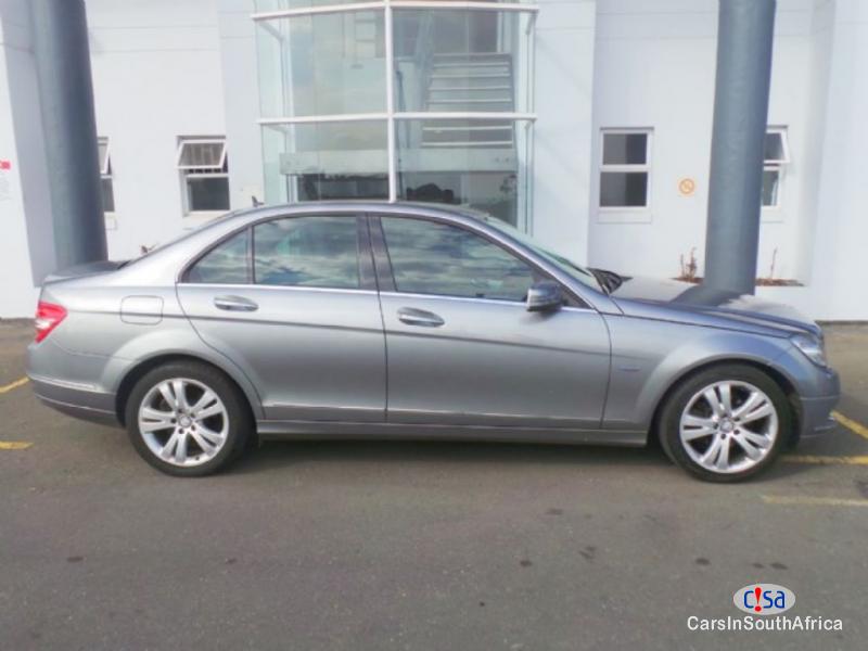 Mercedes Benz C-Class C180k BE Classic Auto Automatic 2010 - image 2
