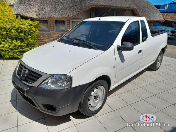 Pictures of Nissan NP200 1.6 A/C Safety Pack Manual 2017