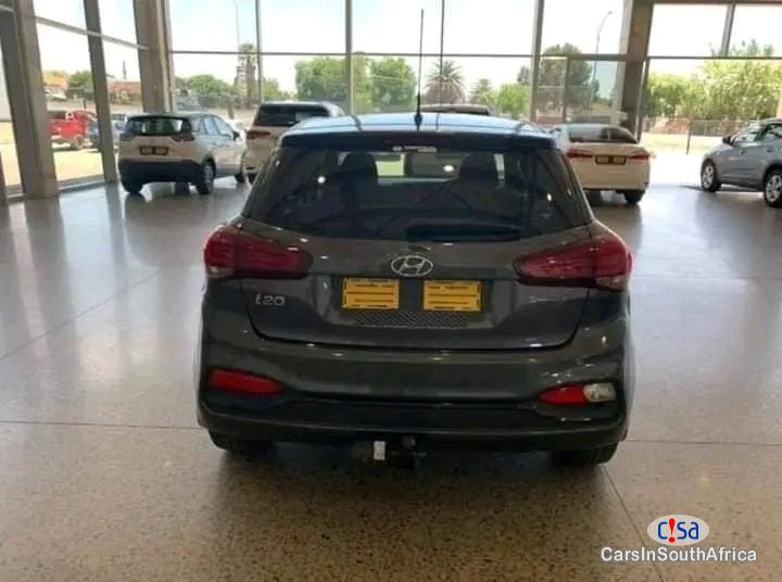 Hyundai i20 Manual 2019 - image 4