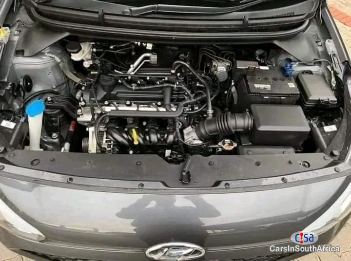 Hyundai i20 Manual 2019 - image 6