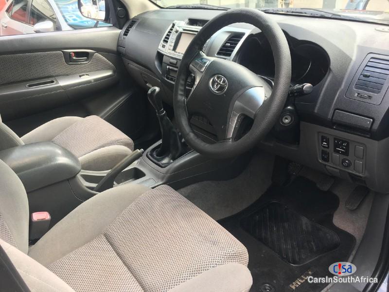 Toyota Hilux 3.0D4D AUTO..0679505805 Automatic 2013 - image 6