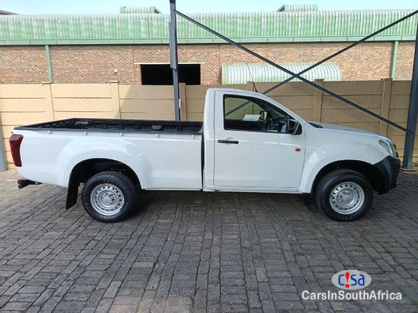 Isuzu KB250 2.5 HO FLEETSIDE SAFTY Manual 2017 - image 4
