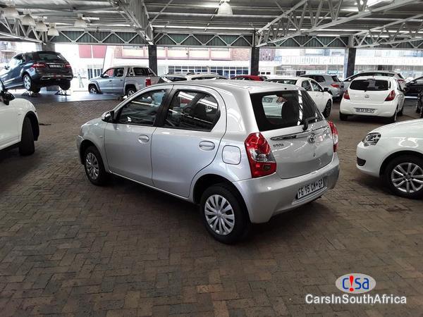 Toyota Etios Manual 2013 - image 3