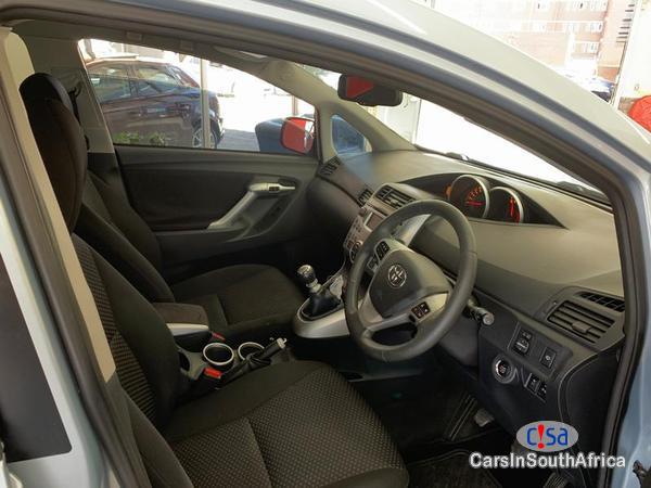 Toyota Verso Manual 2011 - image 8