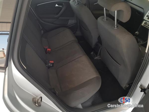 Volkswagen Polo Manual 2015 - image 11