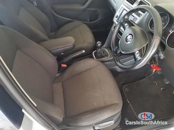 Volkswagen Polo Manual 2015 - image 12