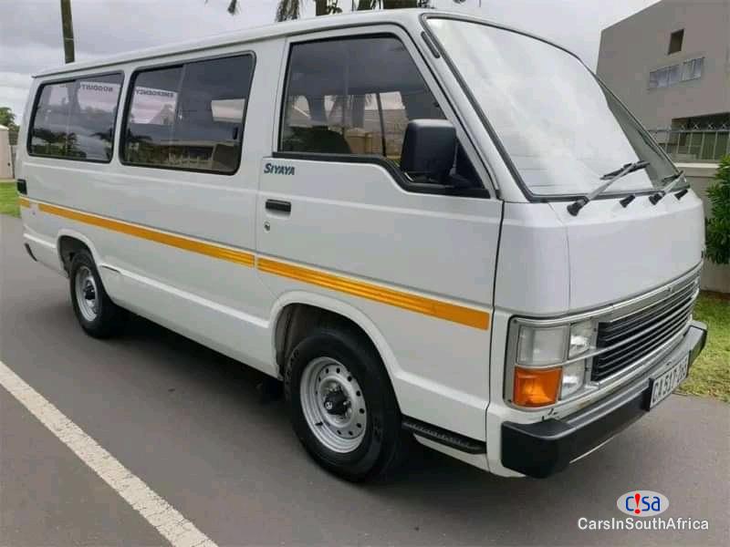 Toyota HiAce 2.2 Manual 2013 - image 3