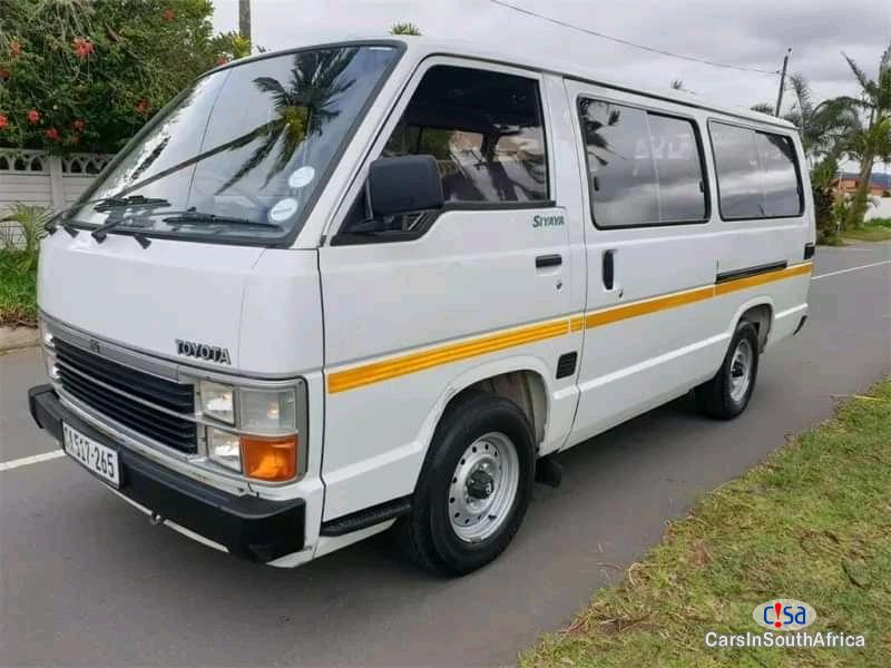 Toyota HiAce 2.2 Manual 2013 - image 4