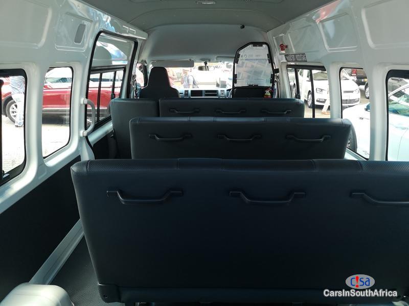 Toyota HiAce 2.5 Manual 2019 - image 4