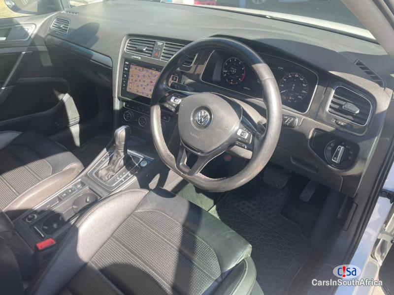 Volkswagen Golf TSI 1.4 /call Whatsapp 068 346 6875 Automatic 2020 - image 3
