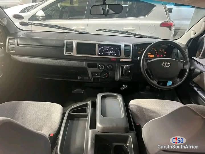 Toyota Quantum 2.5D-4D GL 14 Seater Bank Repossessed Manual 2018 - image 2