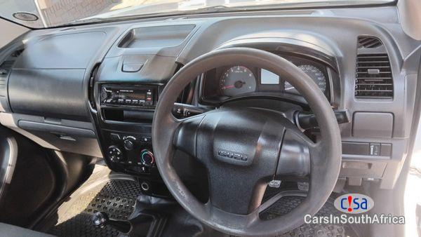 Isuzu D-Max 250 Single Cab Bank Repossessed Manual 2019 - image 4