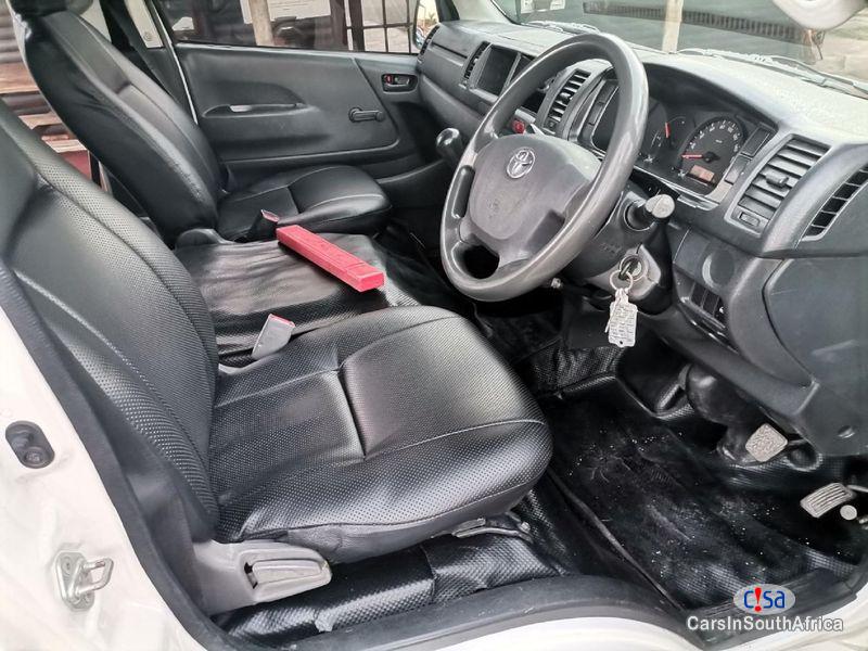 Toyota Quantum 2.5 Manual 2017 - image 3