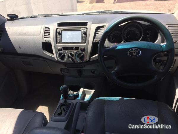 Toyota Hilux Automatic 2009 - image 3