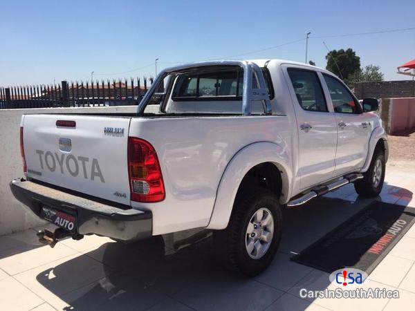Toyota Hilux Automatic 2009 - image 4