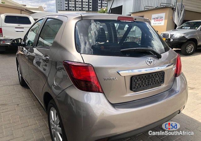 Toyota Yaris Manual 2018 - image 4