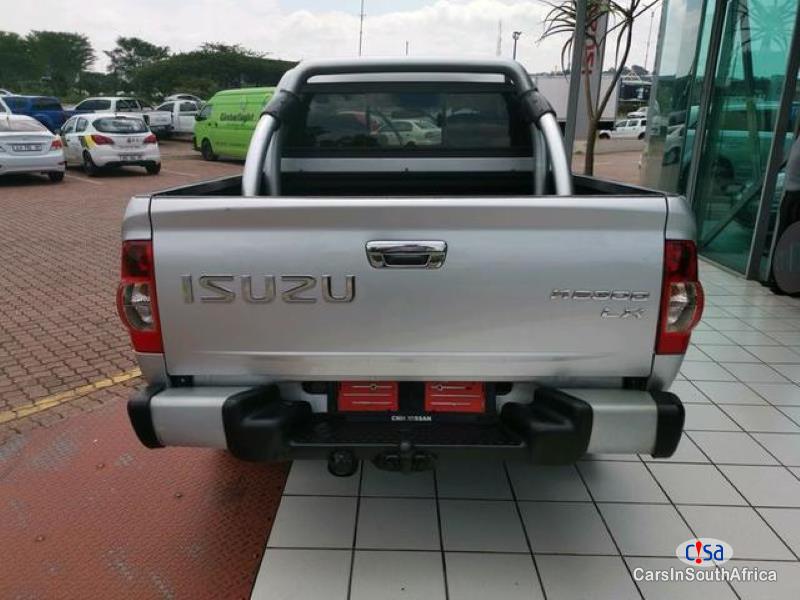 Isuzu KB300 Manual 2011 - image 4