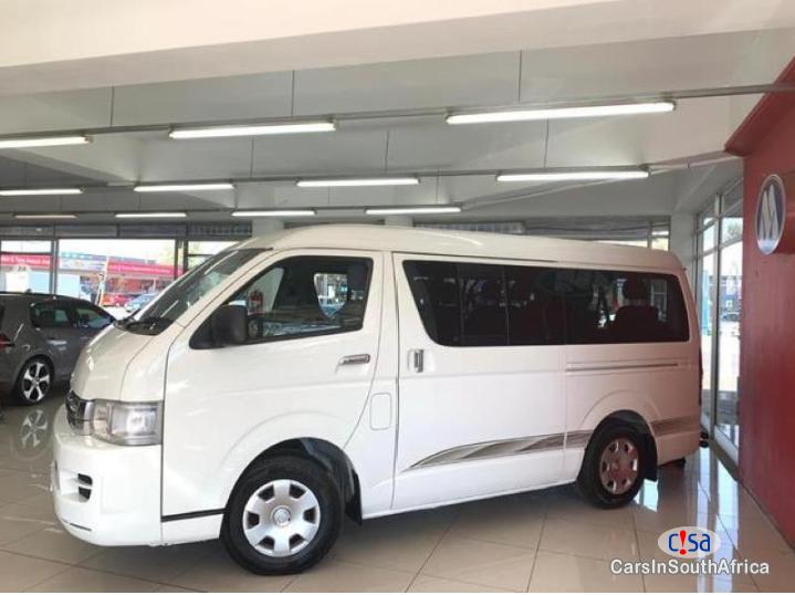 Pictures of Toyota Quantum 2.5 GL Manual 2010