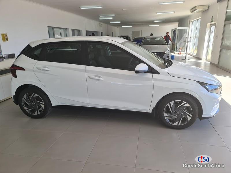Hyundai i20 1.0 Automatic 2021 - image 2