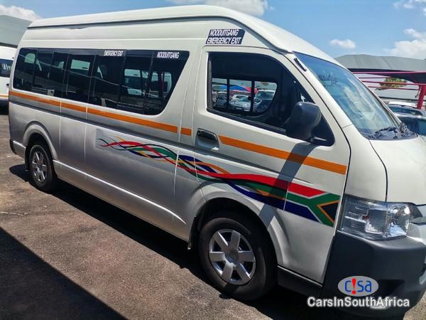 Pictures of Toyota Quantum 2.5 D-4D Sesfikile 16-Seat Manual 2018