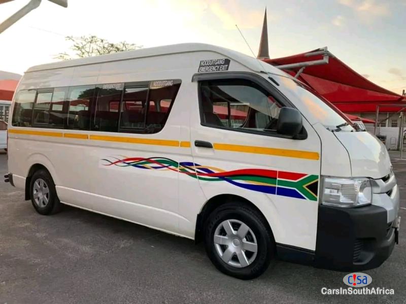 Toyota Quantum 2.8 D-4D Sesifikile 16 Seater ( +27 685845776 Manual 2018