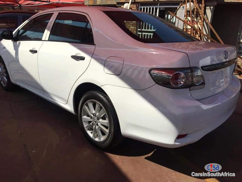 Toyota Corolla Manual 2015 - image 3