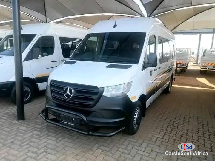 Mercedes Benz 2.1 Manual 2019
