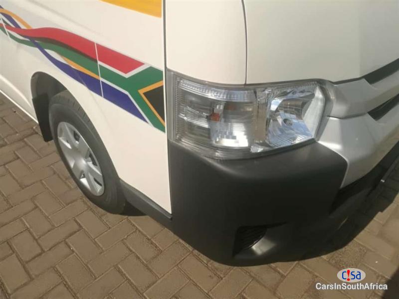 Toyota Quantum 2.5 Manual 2016 - image 4