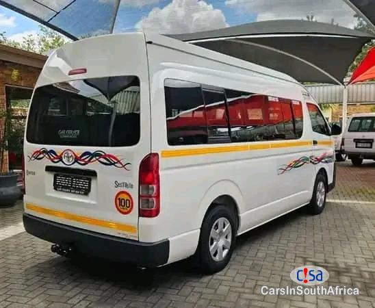 Toyota Quantum 2.5 Manual 2022 - image 3