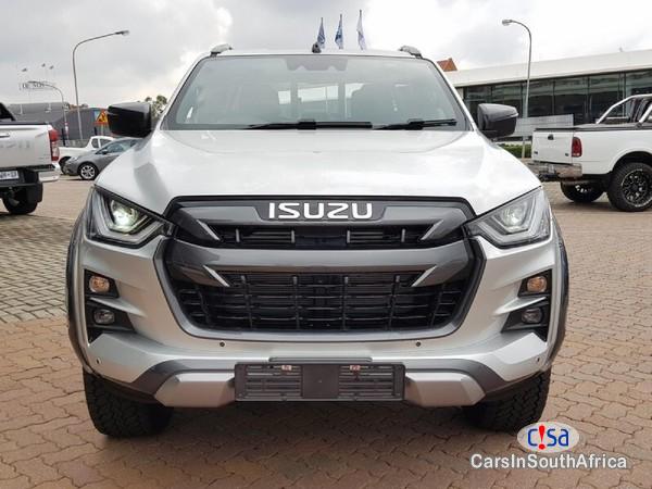 Pictures of Isuzu D-MAX 3.0 DDI V-Cross HR Automatic 2022