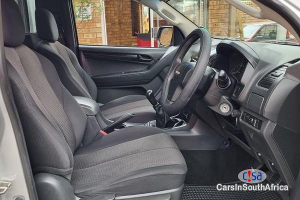 Isuzu KB250 D-Teq LE Single-cable Manual 2013 - image 4
