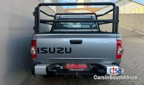 Isuzu KB Series Call/ WhatsApp.(073 104 3715) Isuzu KB 250 D-TEQ For Sale Manual 2013 - image 4