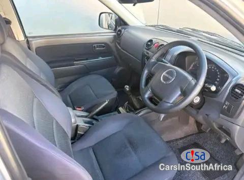 Isuzu KB Series Call/ WhatsApp.(073 104 3715) Isuzu KB 250 D-TEQ For Sale Manual 2013 - image 7